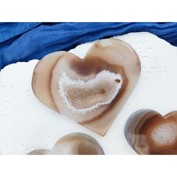 Druzy Agate Flat Heart Crystal Carving - Picture 6 of 11